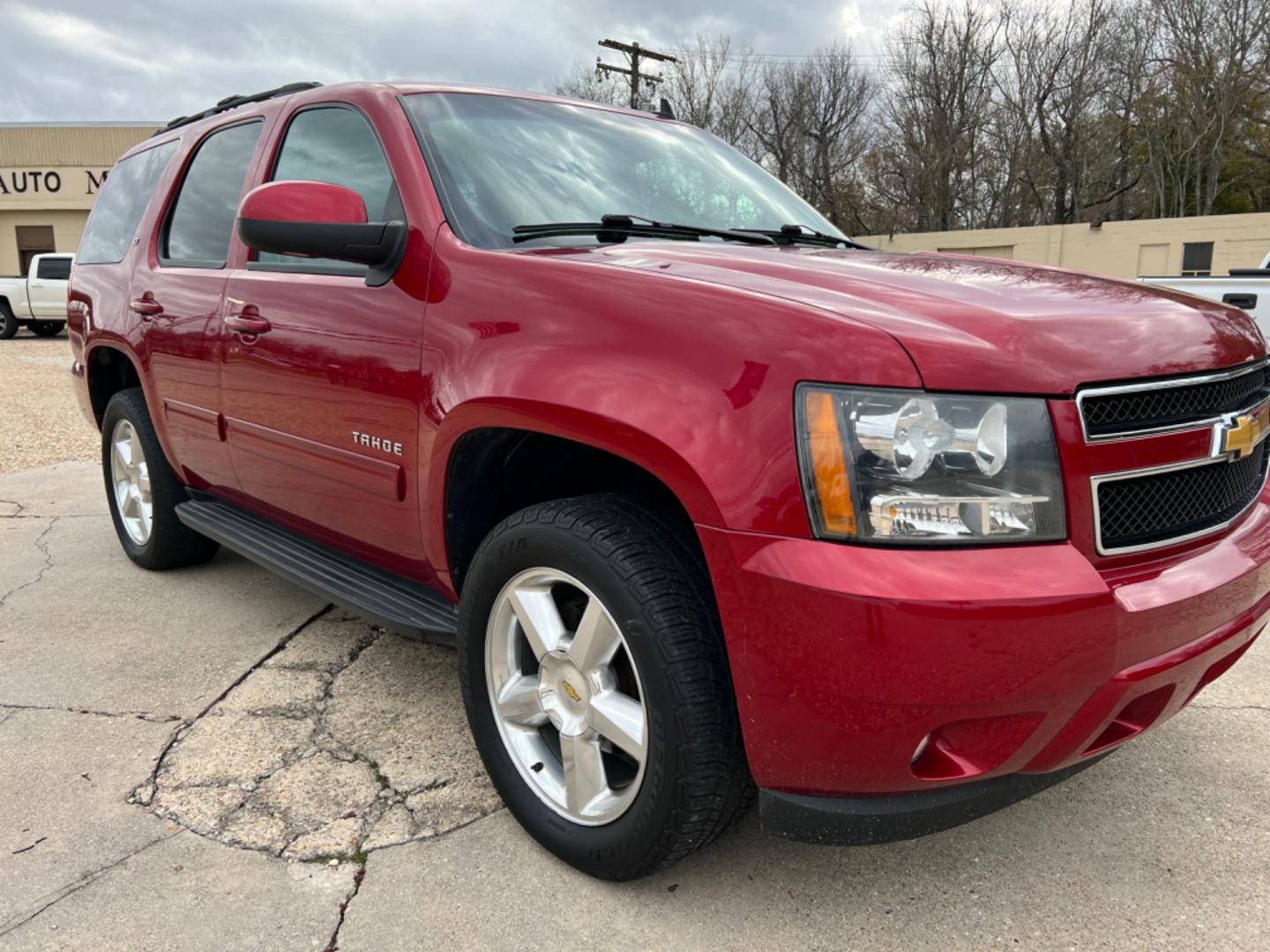 2013 Maroon /Tan Chevrolet Tahoe LT (1GNSCBE02DR) with an 5.3L V8 engine, Automatic transmission, located at 4520 Airline Hwy, Baton Rouge, LA, 70805, (225) 357-1497, 30.509325, -91.145432 - 2013 Chevy Tahoe LT 149K Miles, 5.3 V8, Heated Leather Seats, All Power, Seats 7, Bose Stereo, Tow Pkg. NO IN HOUSE FINANCING. FOR INFO PLEASE CONTACT JEFF AT 225 357-1497 CHECK OUT OUR A+ RATING WITH THE BETTER BUSINESS BUREAU WE HAVE BEEN A FAMILY OWNED AND OPERATED BUSINESS AT THE SAME LOCATION F - Photo#3